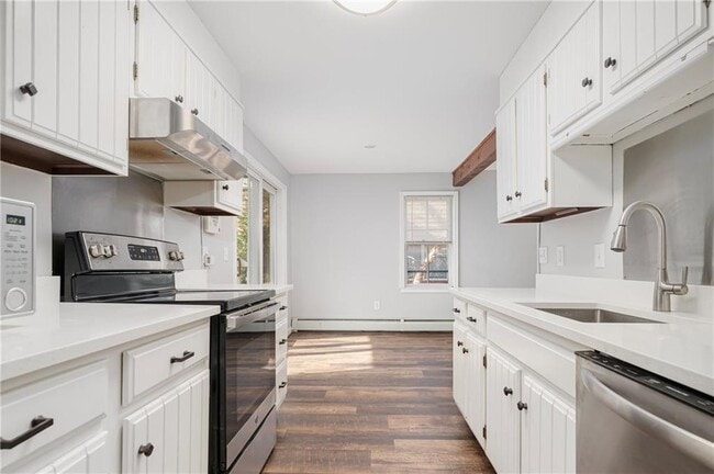 Building Photo - 45 Olney St