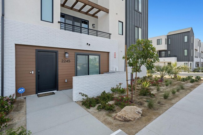 Building Photo - 2245 Epoca Wy
