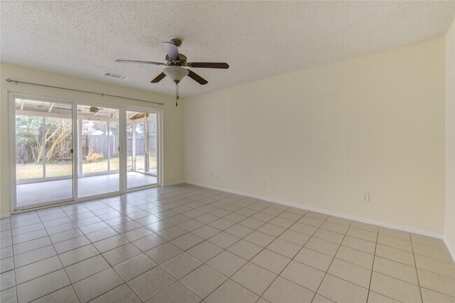 Building Photo - 2927 Great Lakes Ave