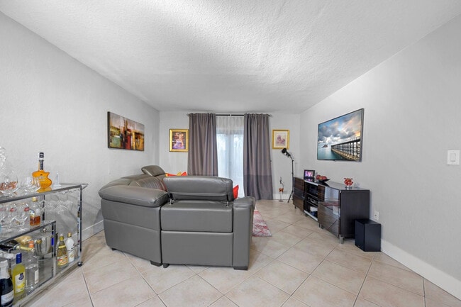 Building Photo - 8010 SW 152nd Ave