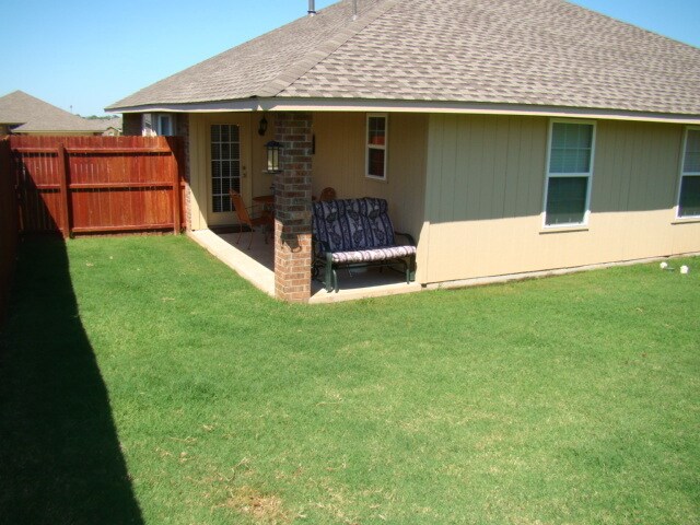 Building Photo - 4 Bedrooms - Moore Schools - Open Plan