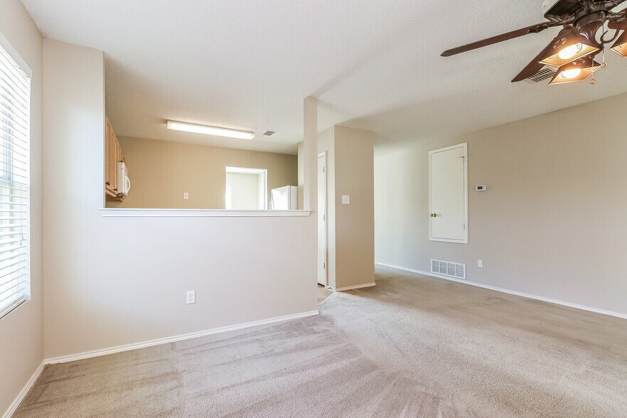 Building Photo - 4208 Hunters Creek Dr