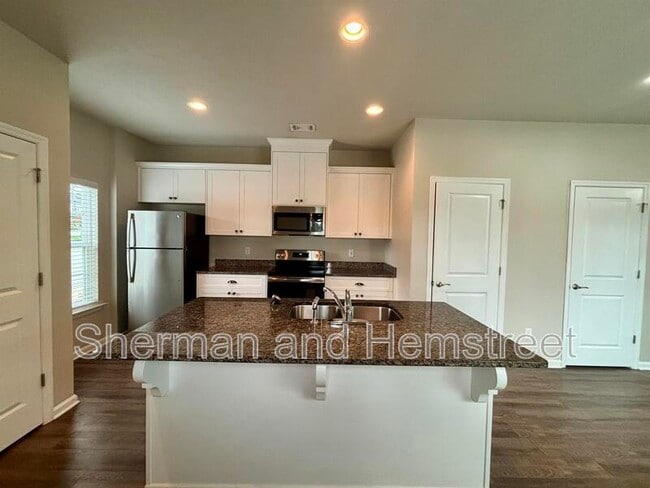 Building Photo - 602 Dobhill Ln