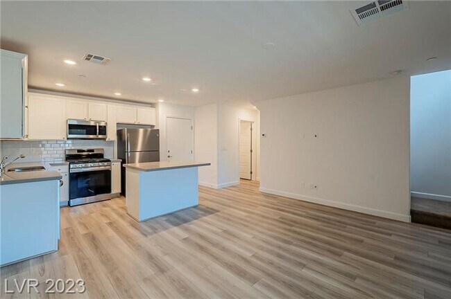 Building Photo - Charming Retreat in 89011