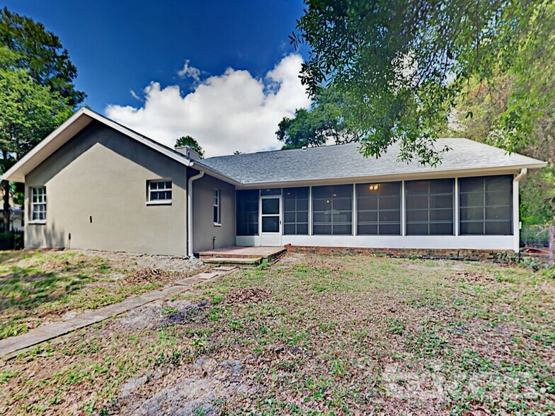 Building Photo - 6827 San Jose Loop