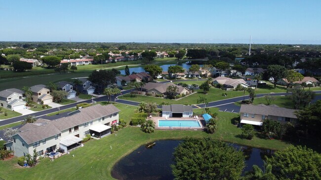 Building Photo - 5885 Northpointe Ln