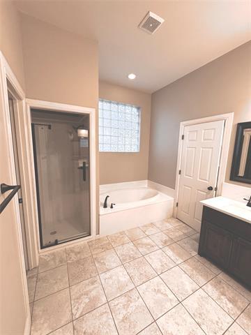 Building Photo - 2114 Lindblad Ct