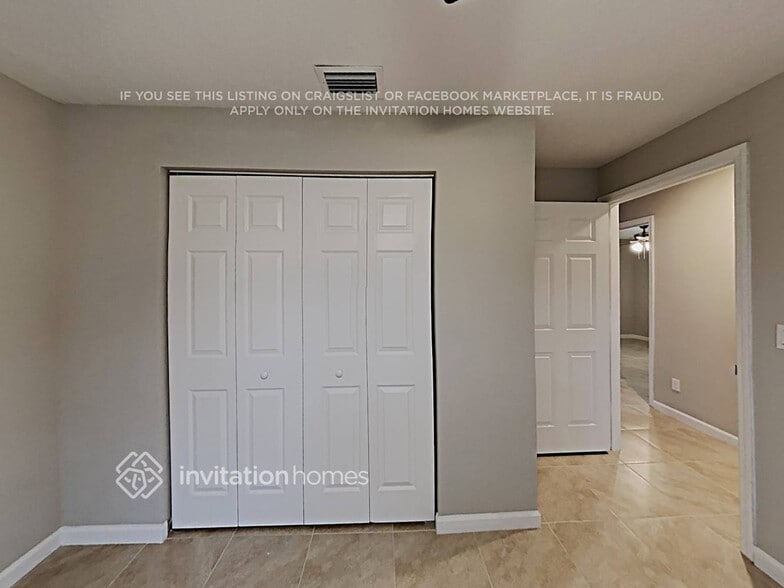 Building Photo - 365 SW Ridgecrest Dr