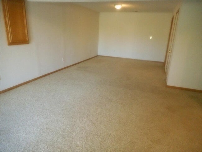 Building Photo - 4915 Olive Ln N