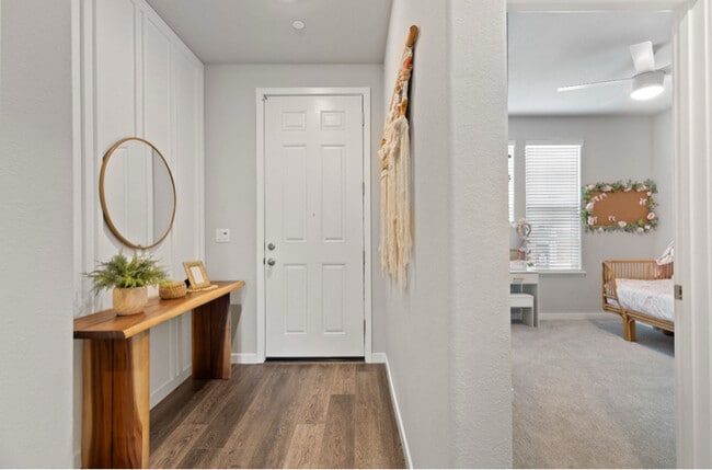 Building Photo - 1305 Swallowtail Dr