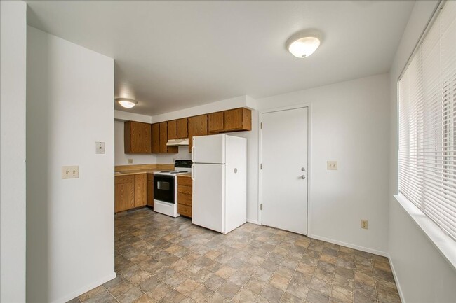 Building Photo - Charming 2 Bed, 1 Bath Duplex – Prime Bois...