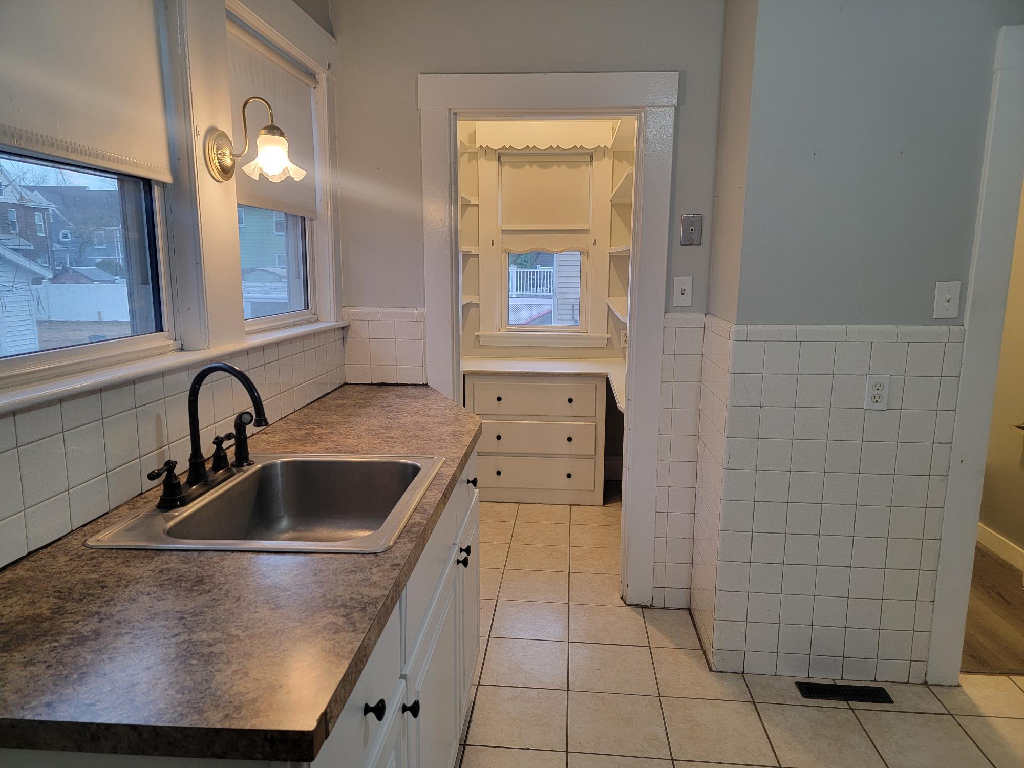 Building Photo - 1054 Washington St