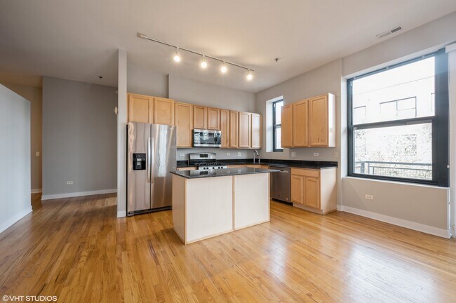 Building Photo - 2 S Leavitt St