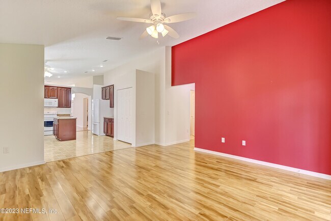 Building Photo - 608 Birchbark Trail