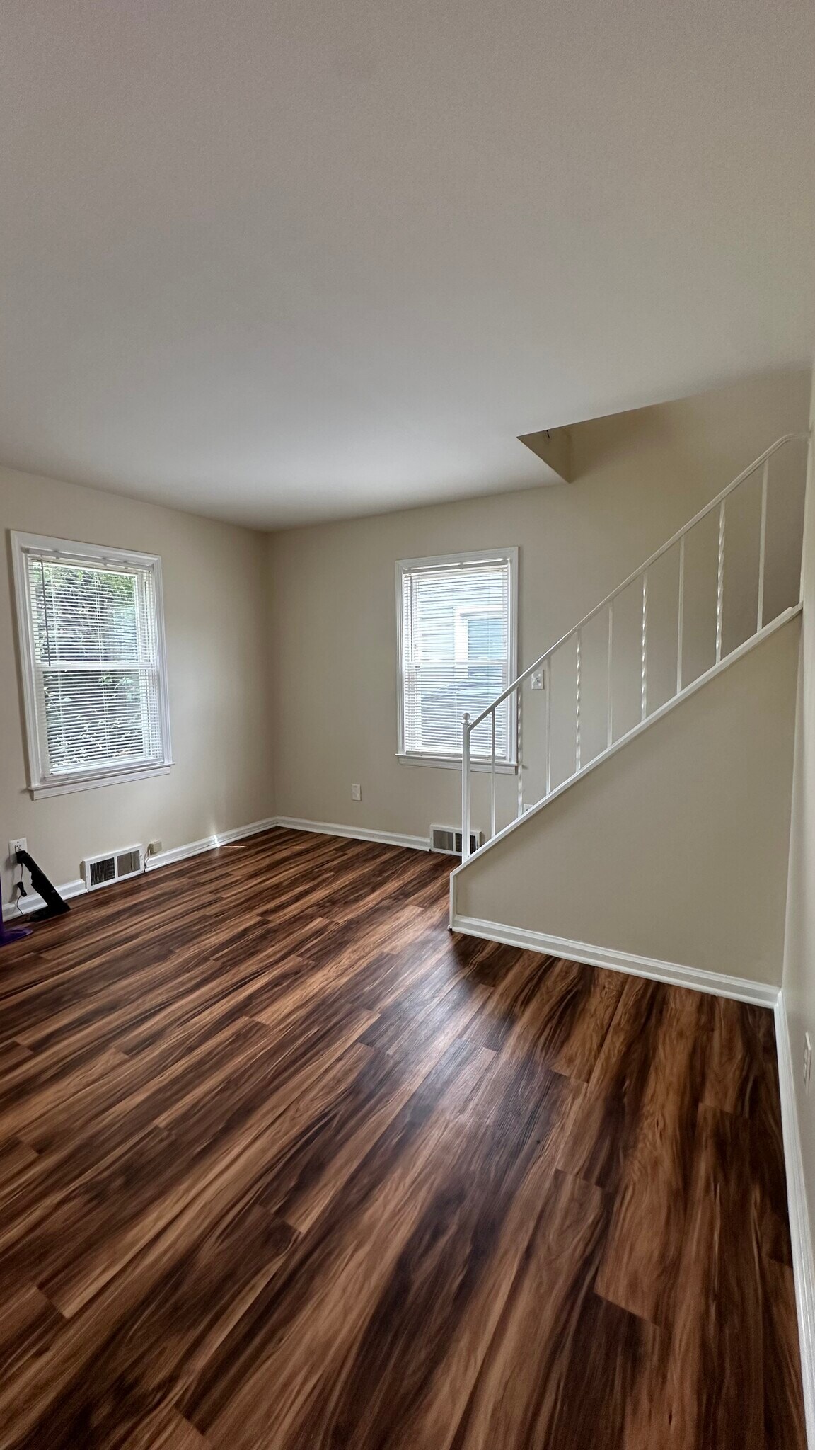 Building Photo - 2945 Burdette St