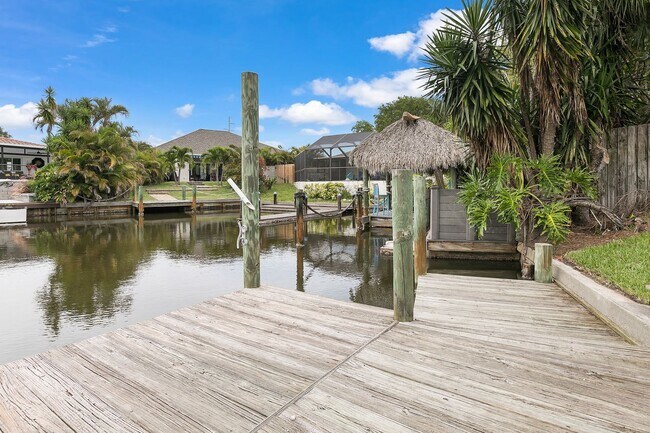Building Photo - Paradise on the Beach!