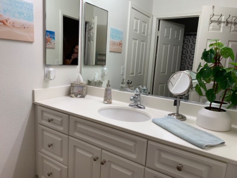 Building Photo - 14809 Hidden Palm Ct