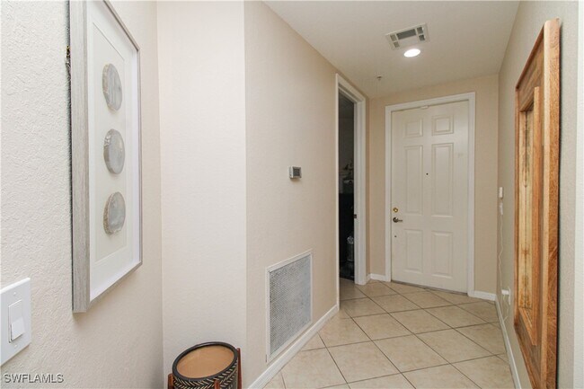 Building Photo - 1355 Mariposa Cir