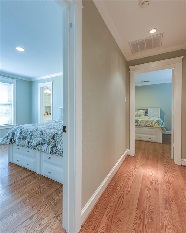 Building Photo - 2624 Thomas Ave