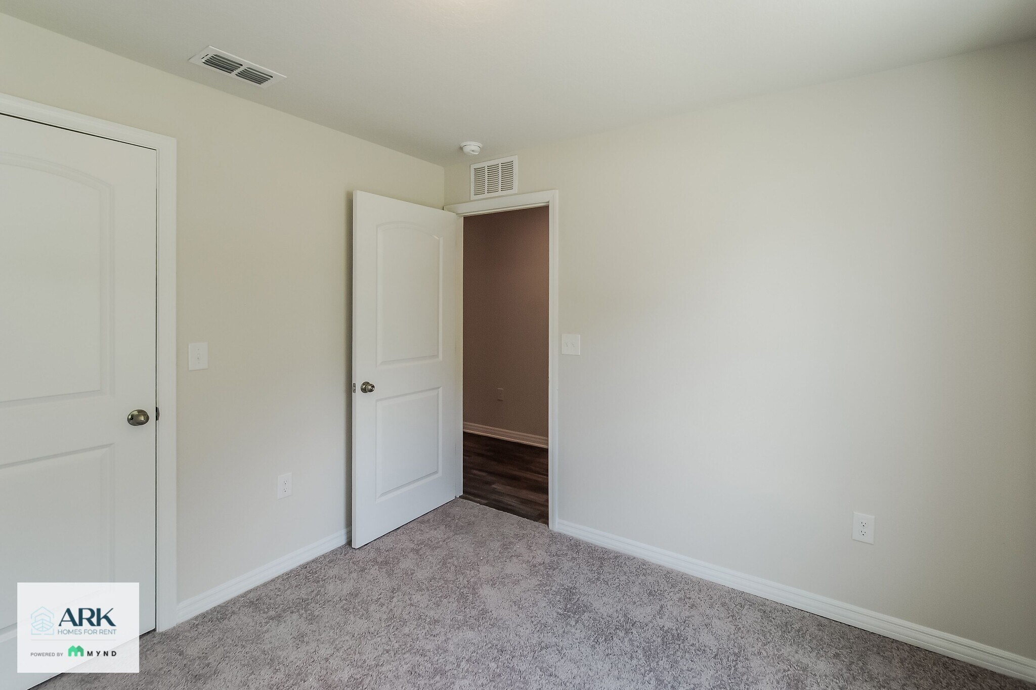 Building Photo - 139 River Hl Dr