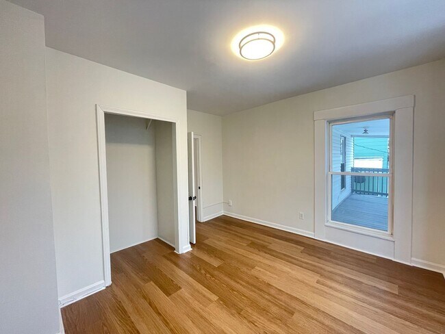 Building Photo - 33 Malvern St