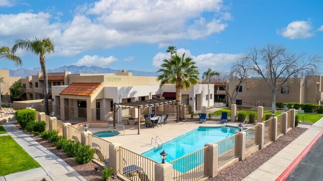 Building Photo - La Lomita
