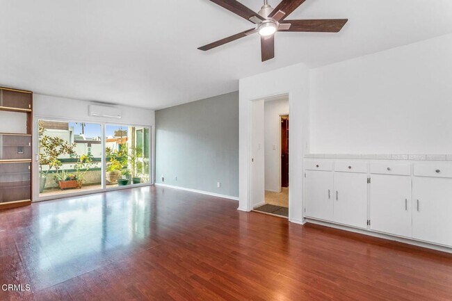 Building Photo - 355 S Los Robles Ave