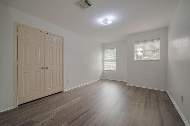 Building Photo - 6814 Shallow River Ct
