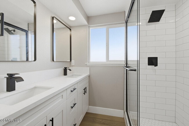 Building Photo - 1069 Donner Ave