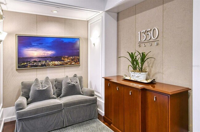 Building Photo - 1350 Main St