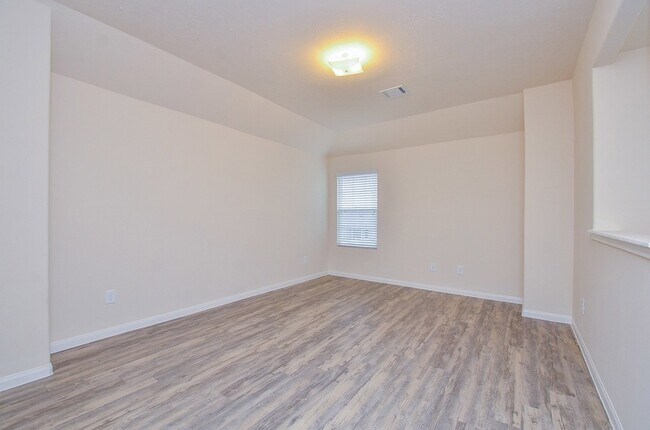 Building Photo - 24226 Ravenna Oaks Ct