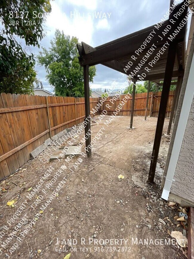 Building Photo - 8137 Sonoma Hills Way
