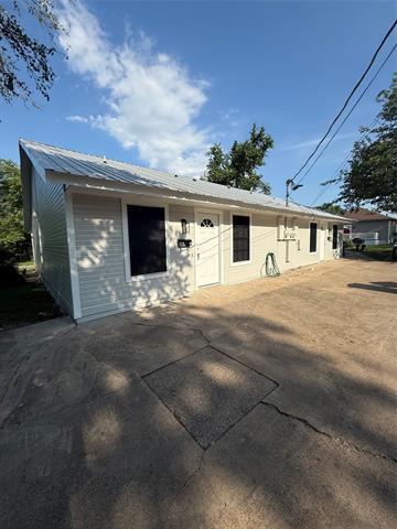 Primary Photo - 304 E Hickory St