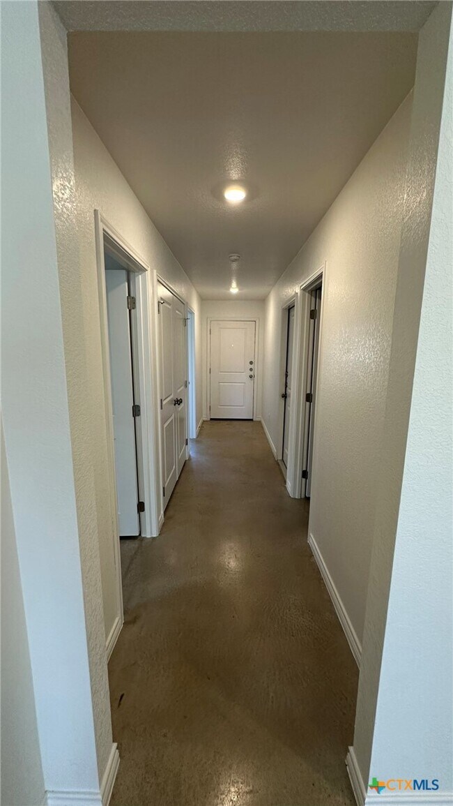 Building Photo - 1209 Lehmann Dr