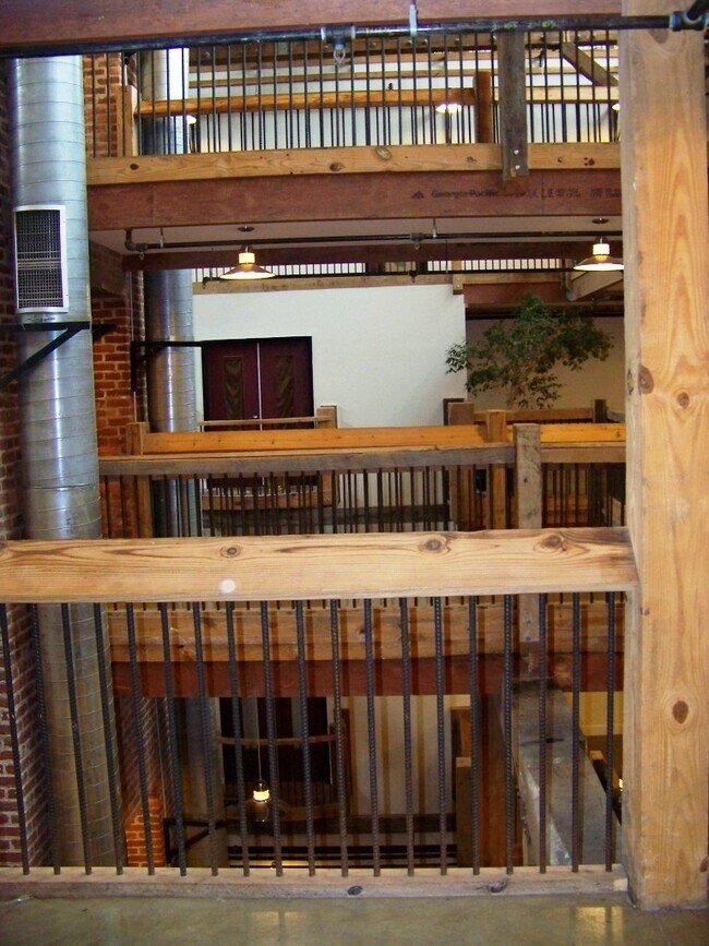 Building Photo - 1 BR / 1 BA Fabulous, One Bedroom in Manchester, Available June 1st!