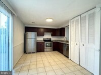 Building Photo - 8604 Hamilton Ct