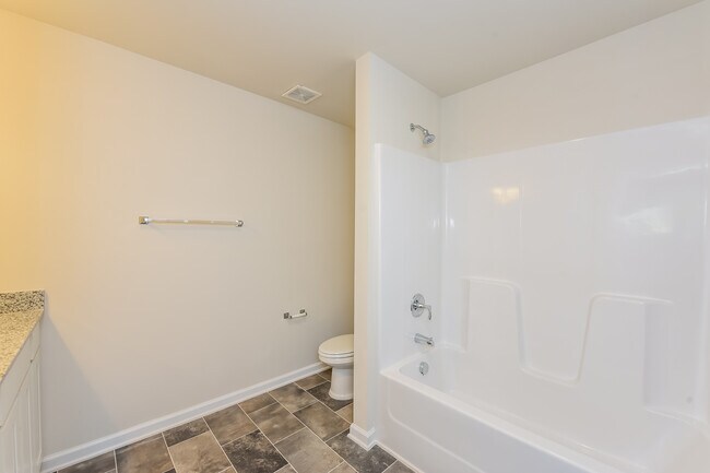 Building Photo - 320 High Grv Wy