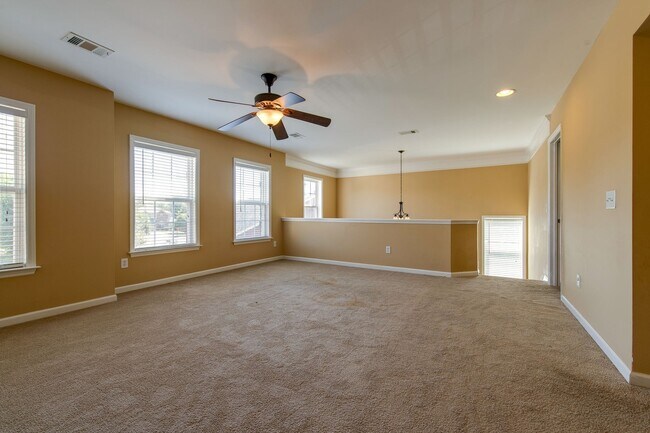 Building Photo - AVAILABLE NOW. 4 Bedroom 3 Bath. Over 3,000 square feet at  Providence Place.  Close to everythin...
