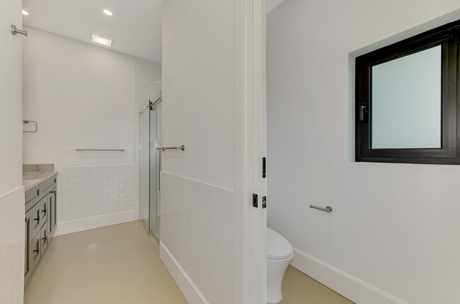 Building Photo - 2144 Webber St