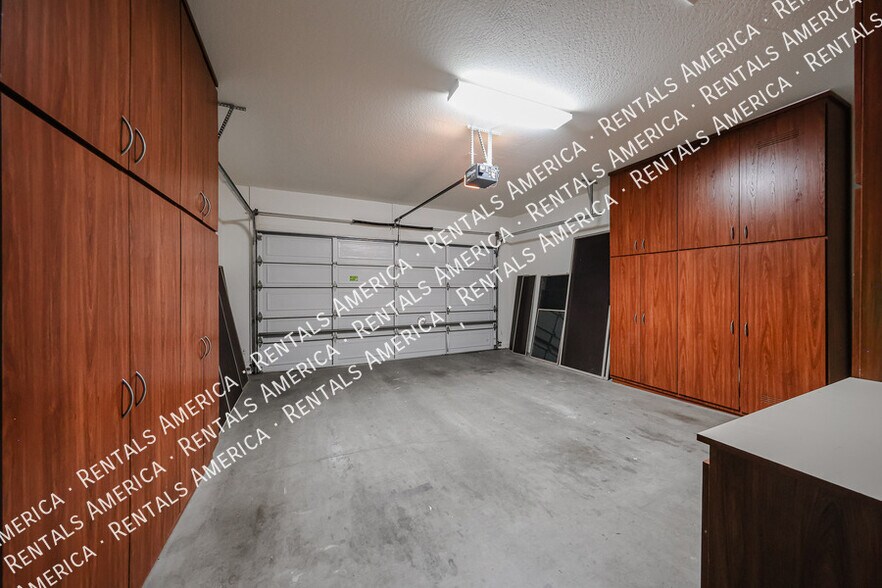 Building Photo - 2348 W River Rock Ct