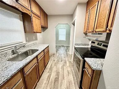 Building Photo - 30 Brighton St