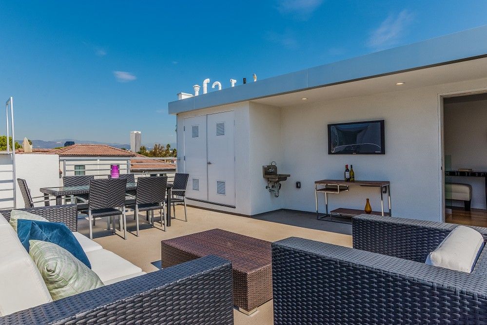 Building Photo - 5935 W Parkcrest Pl