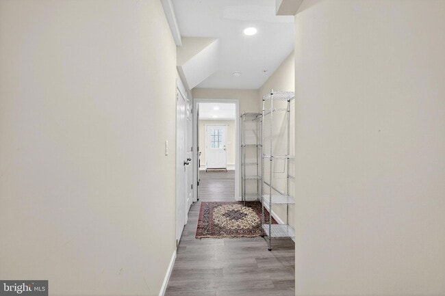 Building Photo - 48 Munro Rd