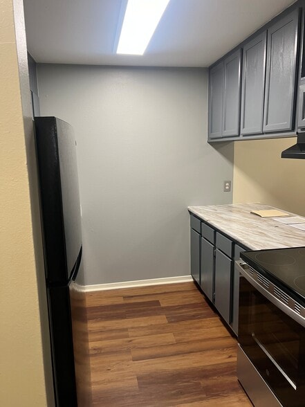 Building Photo - Belle Vue Villa Apartments