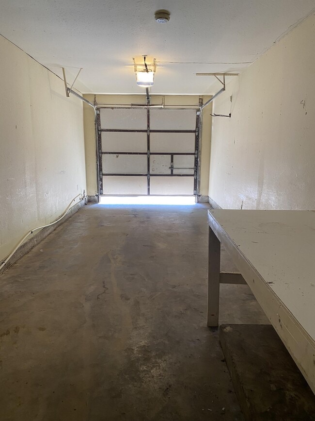 Building Photo - 205 S Bristow Ave