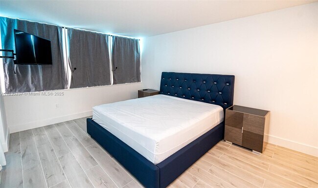 Building Photo - 18081 Biscayne Blvd
