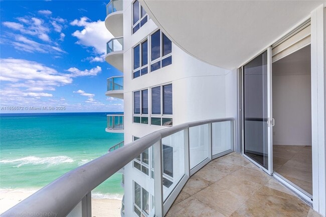 Primary Photo - 6365 Collins Ave