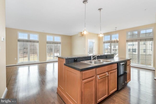 Building Photo - 3038 Meridian Cmns