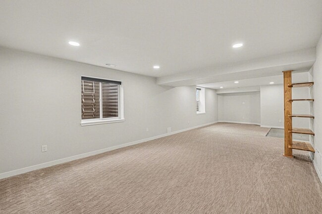 Building Photo - 2250 Marshfield Ln