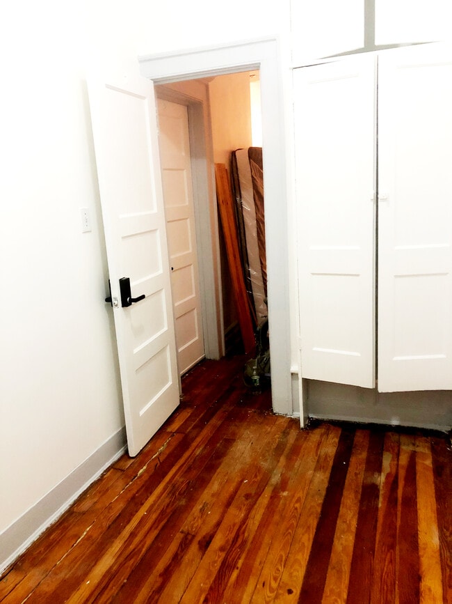 Building Photo - 535 E 29th St